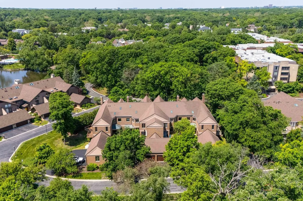 1302 Hawthorne Lane Hinsdale IL 60521