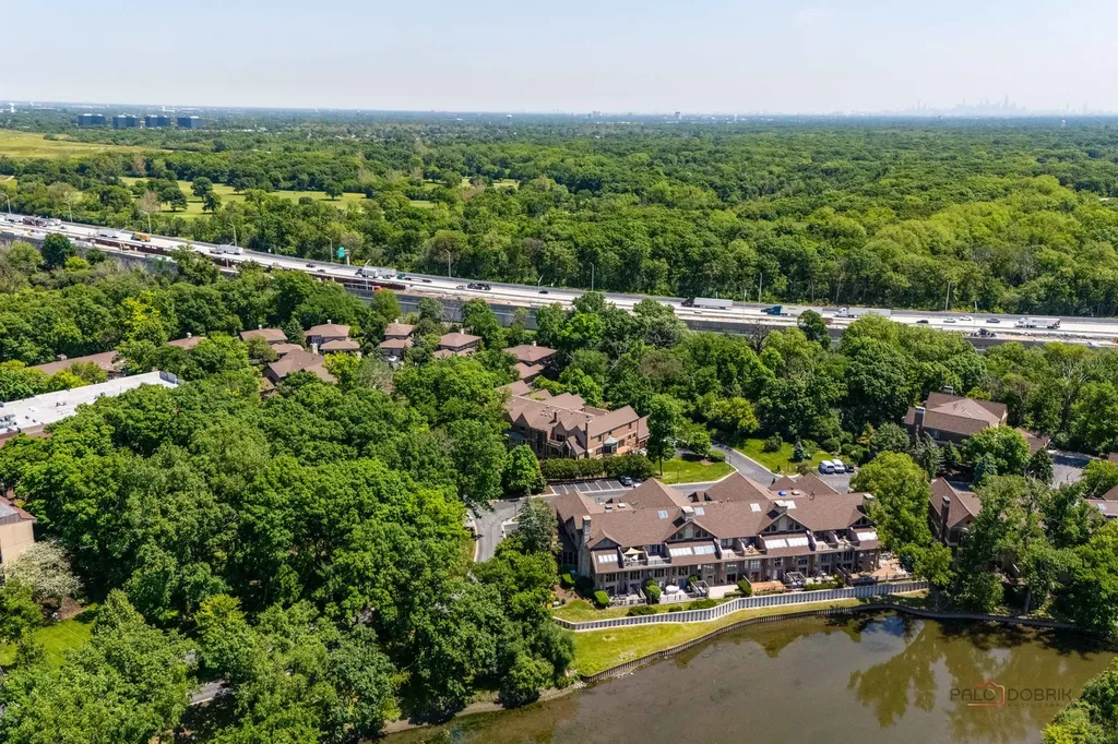 1302 Hawthorne Lane Hinsdale IL 60521