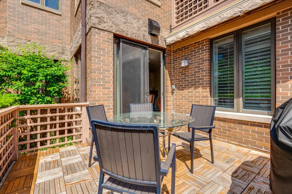 1302 Hawthorne Lane Hinsdale IL 60521