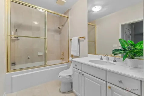 1302 Hawthorne Lane Hinsdale IL 60521