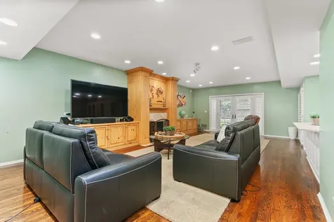 1302 Hawthorne Lane Hinsdale IL 60521