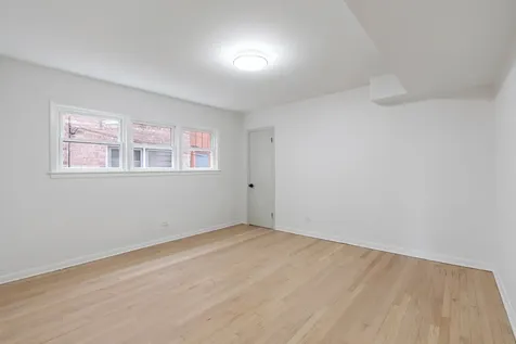 5439 North Artesian Avenue Chicago IL 60625