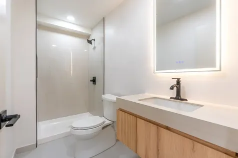 5439 North Artesian Avenue Chicago IL 60625