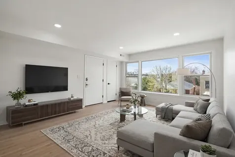 5439 North Artesian Avenue Chicago IL 60625