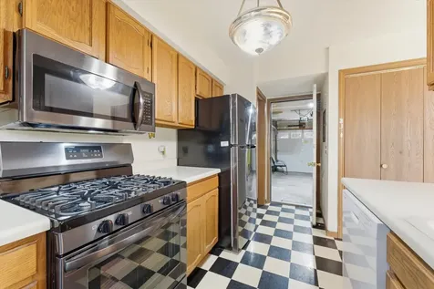2456 Bridgewater Drive Woodstock IL 60098