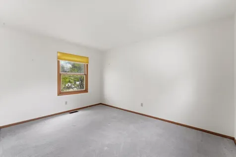 2456 Bridgewater Drive Woodstock IL 60098