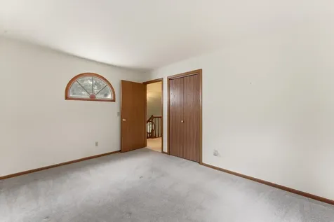 2456 Bridgewater Drive Woodstock IL 60098