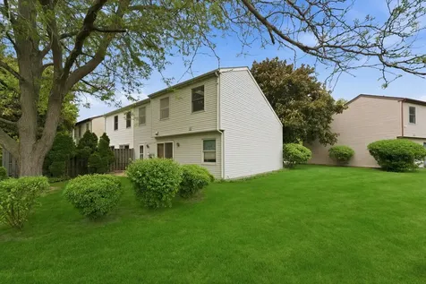 2456 Bridgewater Drive Woodstock IL 60098