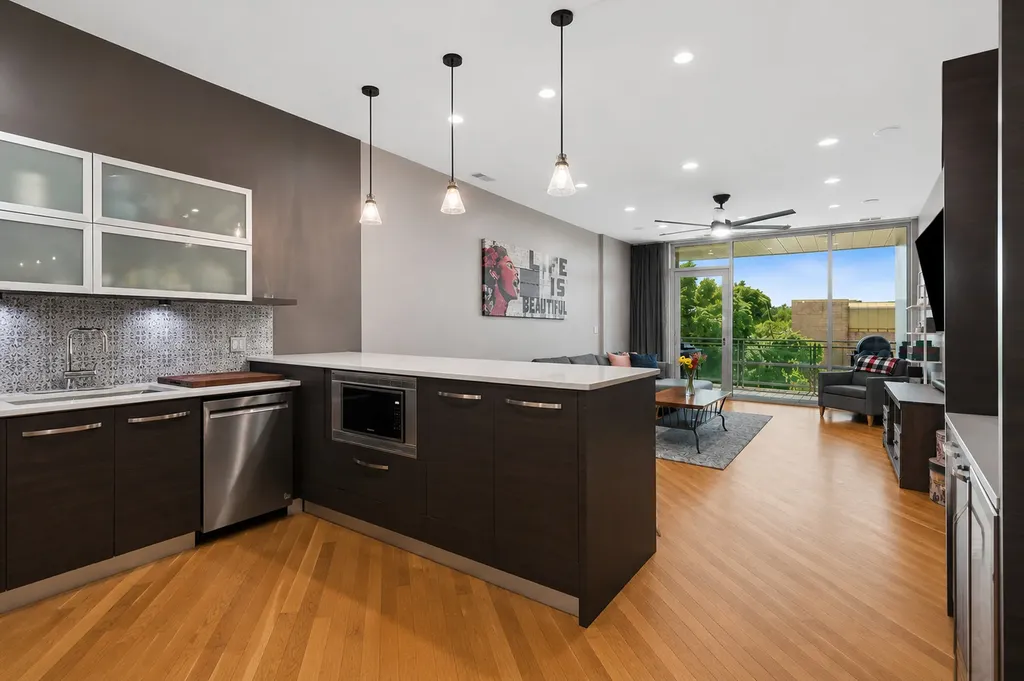 2242 West Chicago Avenue Chicago IL 60622