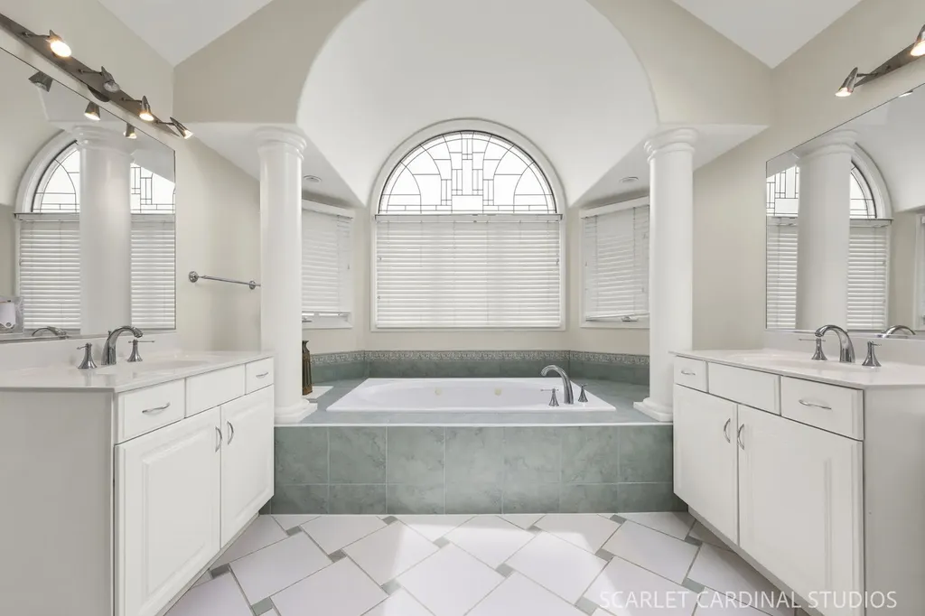 2239 Hillsboro Lane Naperville IL 60564