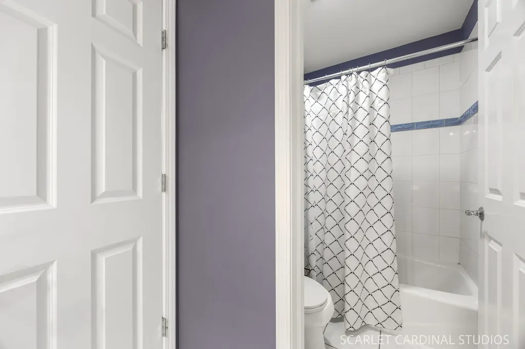 2239 Hillsboro Lane Naperville IL 60564