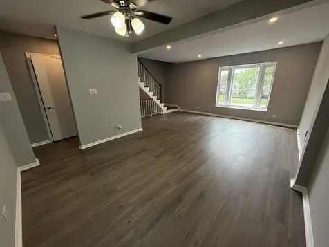 1927 Governors Lane Hoffman Estates IL 60169