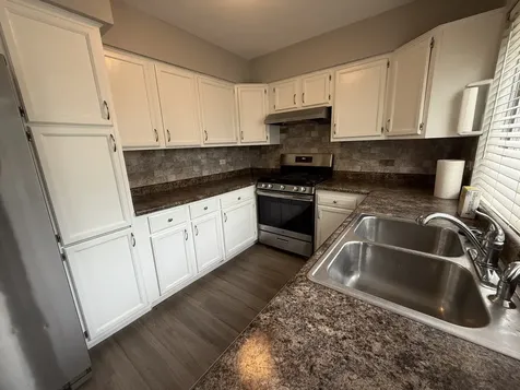 1927 Governors Lane Hoffman Estates IL 60169