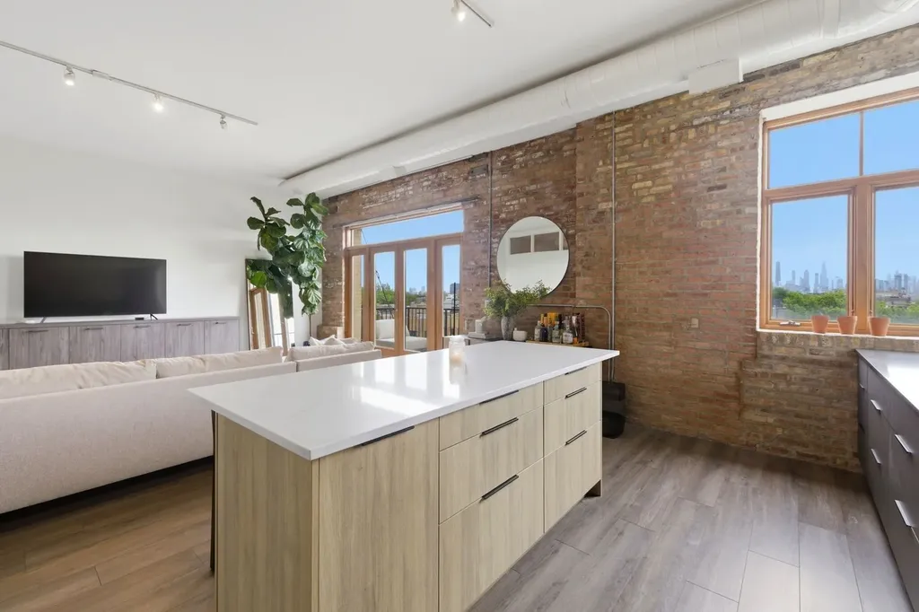 2101 West Rice Street Chicago IL 60622
