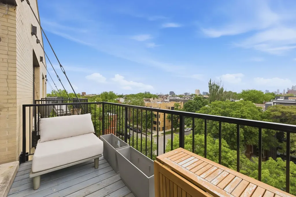 2101 West Rice Street Chicago IL 60622