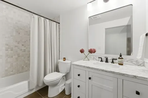 2101 West Rice Street Chicago IL 60622
