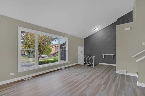 9272 North Home Terrace Des Plaines IL 60016