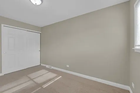 9272 North Home Terrace Des Plaines IL 60016