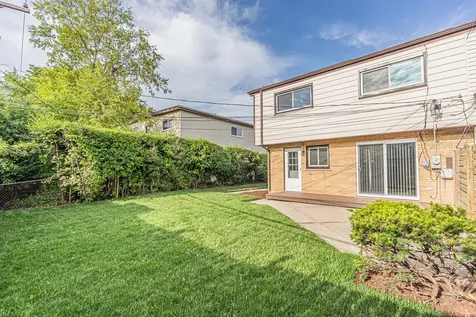 9272 North Home Terrace Des Plaines IL 60016