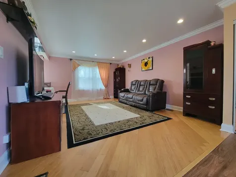 755 Rodenburg Road Roselle IL 60172