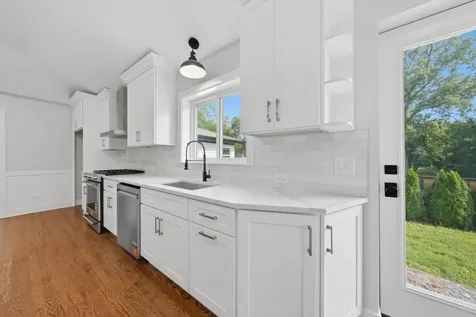 75 Brookdale Lane Palatine IL 60067