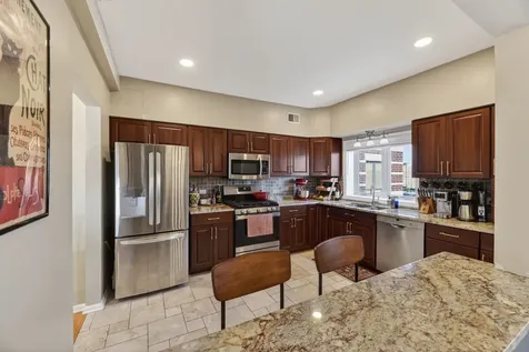 201 North Vail Avenue Arlington Heights IL 60004