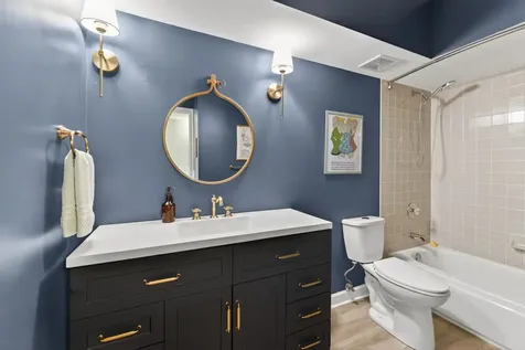 201 North Vail Avenue Arlington Heights IL 60004