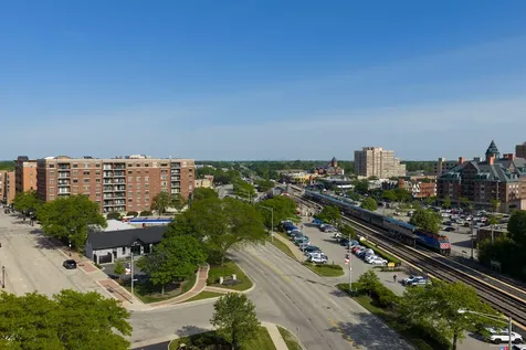 201 North Vail Avenue Arlington Heights IL 60004