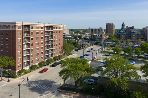201 North Vail Avenue Arlington Heights IL 60004
