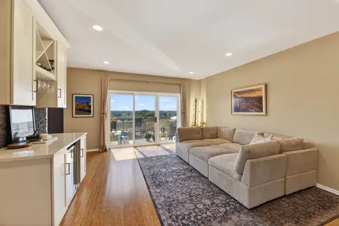 201 North Vail Avenue Arlington Heights IL 60004