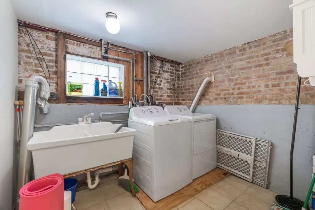 5424 North Mobile Avenue Chicago IL 60630