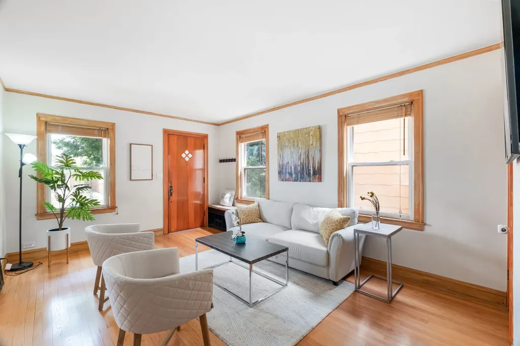 5424 North Mobile Avenue Chicago IL 60630