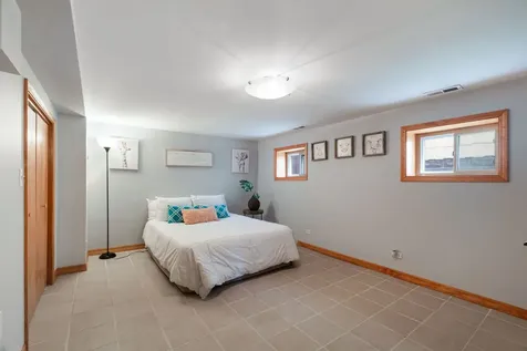 5424 North Mobile Avenue Chicago IL 60630