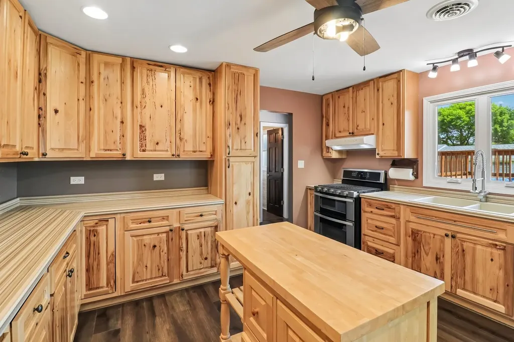 812 South Farrell Road Lockport IL 60441