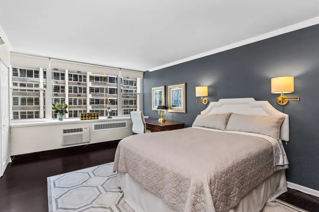 4250 North Marine Drive Chicago IL 60613