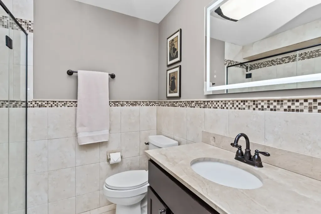 4250 North Marine Drive Chicago IL 60613