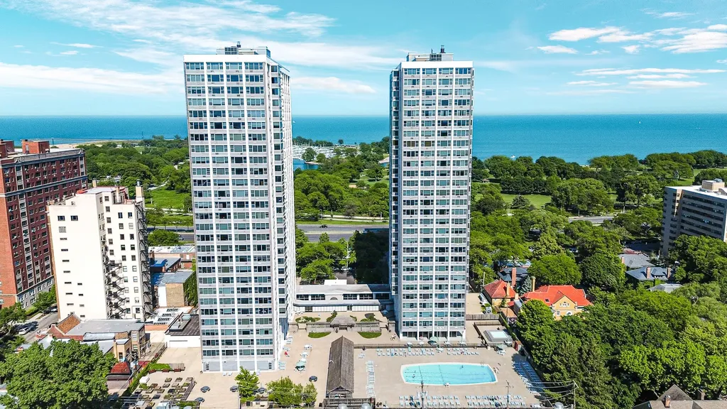 4250 North Marine Drive Chicago IL 60613