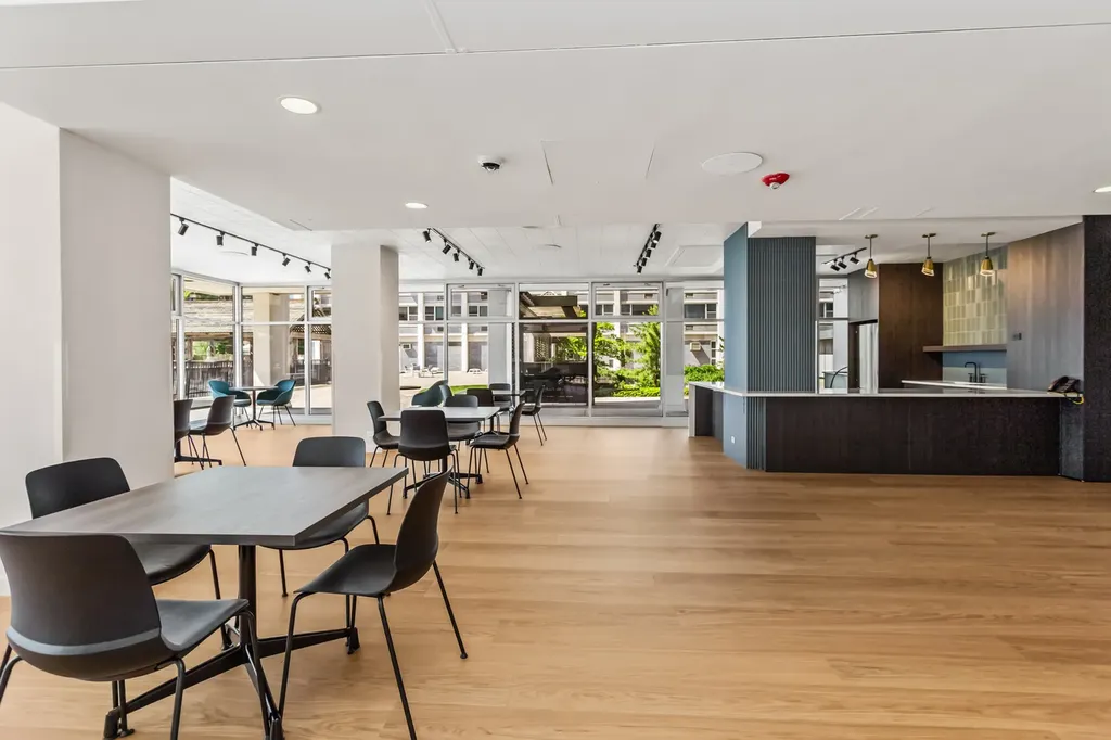 4250 North Marine Drive Chicago IL 60613