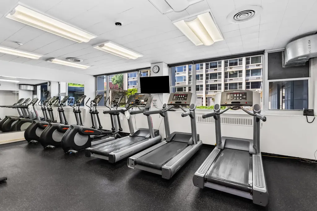 4250 North Marine Drive Chicago IL 60613