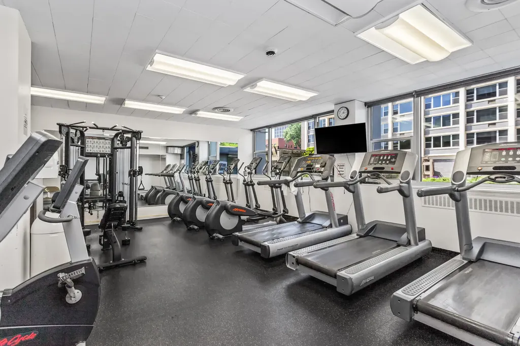 4250 North Marine Drive Chicago IL 60613