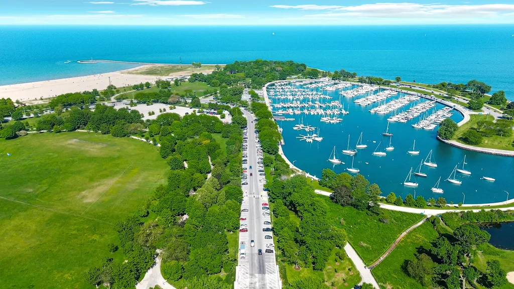 4250 North Marine Drive Chicago IL 60613