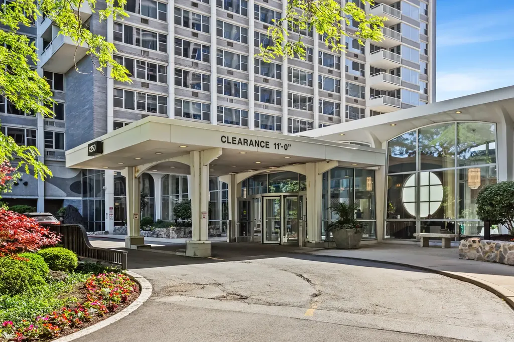 4250 North Marine Drive Chicago IL 60613