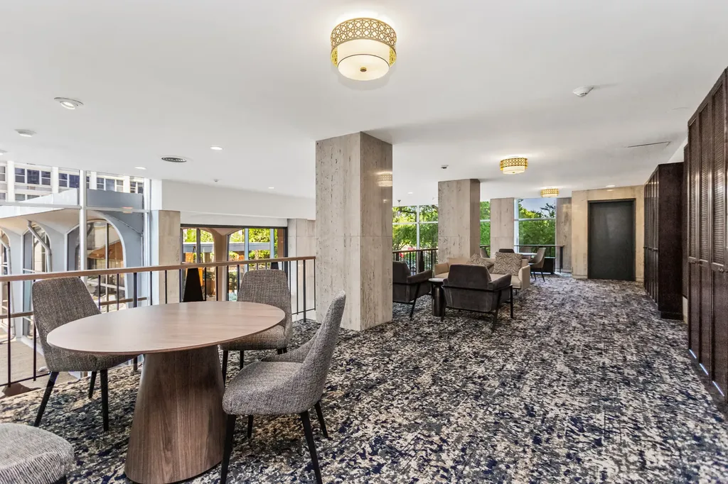 4250 North Marine Drive Chicago IL 60613