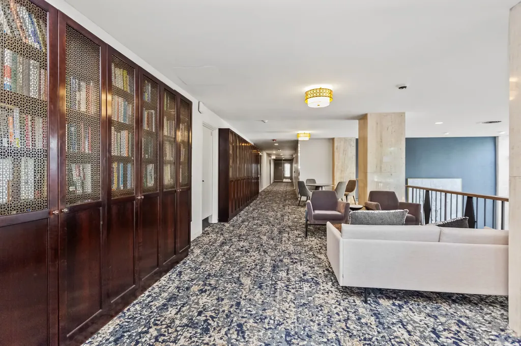 4250 North Marine Drive Chicago IL 60613