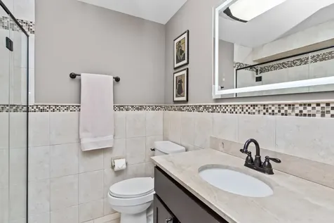 4250 North Marine Drive Chicago IL 60613
