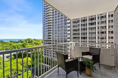 4250 North Marine Drive Chicago IL 60613