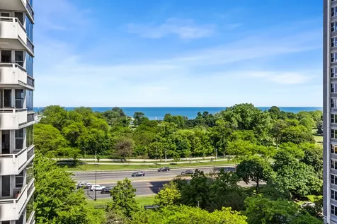 4250 North Marine Drive Chicago IL 60613