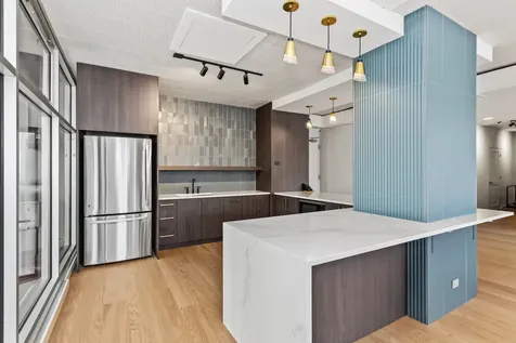4250 North Marine Drive Chicago IL 60613
