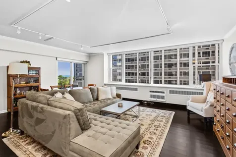 4250 North Marine Drive Chicago IL 60613