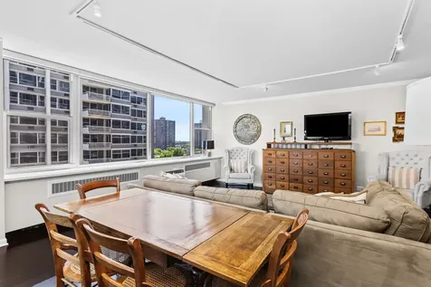 4250 North Marine Drive Chicago IL 60613